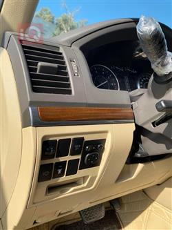 تۆیۆتا لاند کروزەر